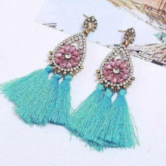 Jewelry - *Sale*Rhinestone Tassel Earrings
